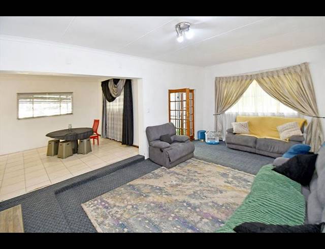 3 BEDROOM HOUSE FOR SALE IN WESTERN EXT